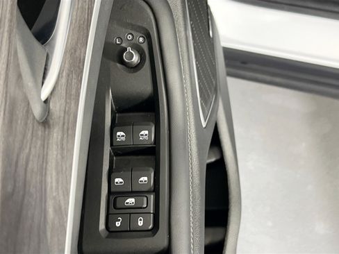 Used 2023 Jeep Grand Cherokee Limited w/ Black Appearance Package image 18