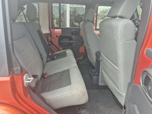 Used 2009 Jeep Wrangler Unlimited Sahara AWD/4WD image 17