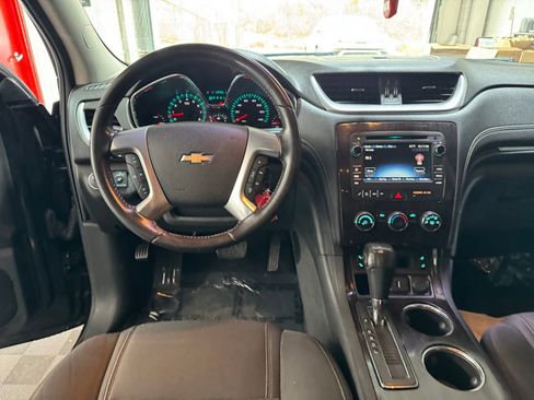 Used 2017 Chevrolet Traverse LT AWD/4WD image 16