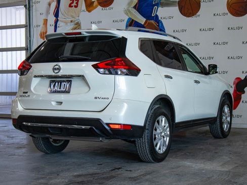 Used 2020 Nissan Rogue SV image 25