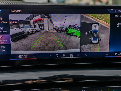 Used 2025 BMW 530i w/ Premium Package image 13