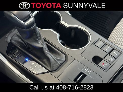 Certified 2024 Toyota Highlander LE FWD image 27