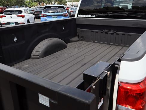Used 2022 Ford F250 XL w/ Power Equipment Group AWD/4WD image 27
