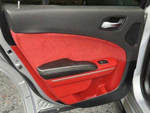 Used 2016 Dodge Charger SRT w/ Harman/Kardon Audio Group image 28