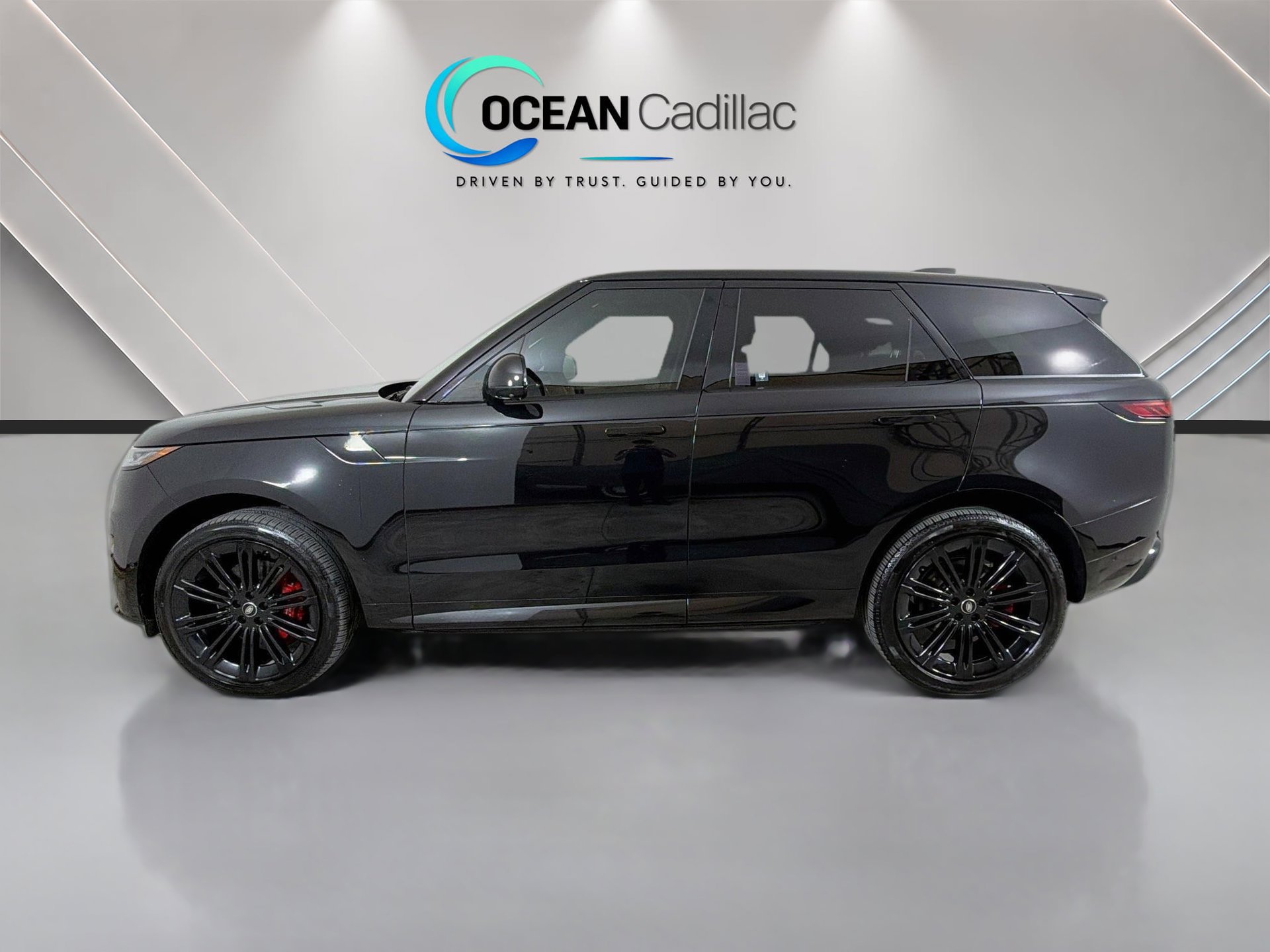 Used 2025 Land Rover Range Rover Sport Dynamic SE AWD/4WD image 2