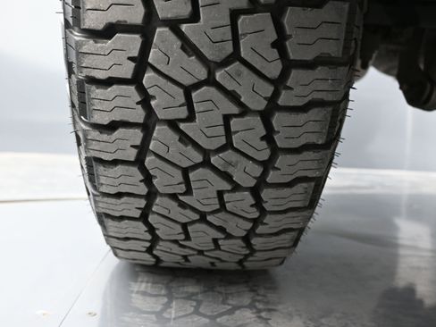 Used 2021 Chevrolet Silverado 1500 LT image 19