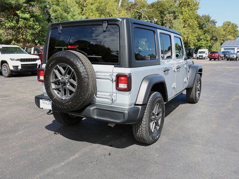 Used 2024 Jeep Wrangler Sport S image 14