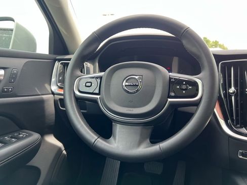 Certified 2025 Volvo V60 B5 Cross Country Plus AWD/4WD image 25