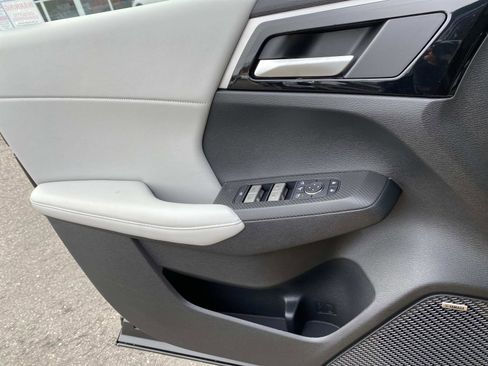 New 2026 Mitsubishi Outlander SE image 16