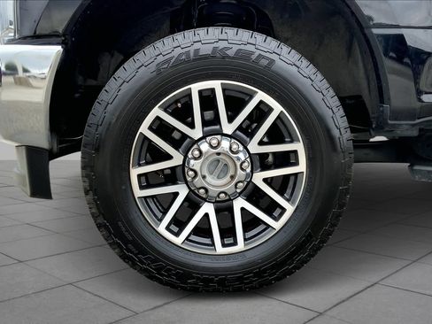 Used 2017 Ford F350 Lariat w/ Lariat Ultimate Package image 10