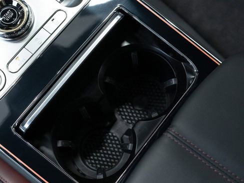 Certified 2025 Bentley Flying Spur Plug-In Hybrid image 35