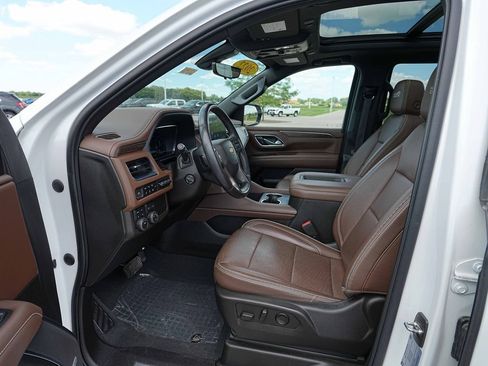Used 2022 Chevrolet Tahoe High Country AWD/4WD image 16