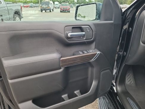 Used 2022 Chevrolet Silverado 1500 RST w/ Safety Package AWD/4WD image 17
