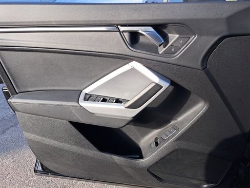 Certified 2025 Audi Q3 2.0T Premium w/ Convenience Package image 29