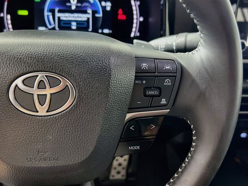 Used 2026 Toyota Camry SE FWD image 19