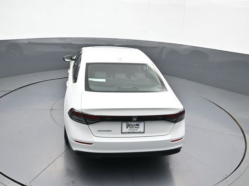 Certified 2023 Honda Accord EX image 39