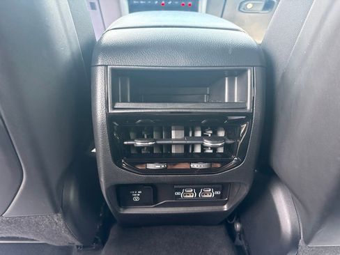 Used 2023 Jeep Grand Cherokee Altitude AWD/4WD image 31