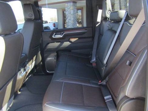 Used 2025 GMC Sierra 3500 Denali w/ Denali Reserve Package image 11