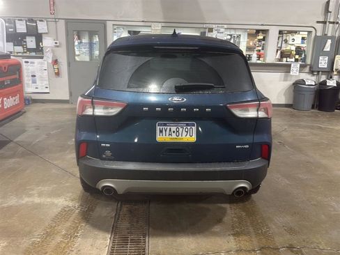 Used 2020 Ford Escape SE image 11