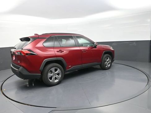 Used 2025 Toyota RAV4 XLE AWD/4WD image 7