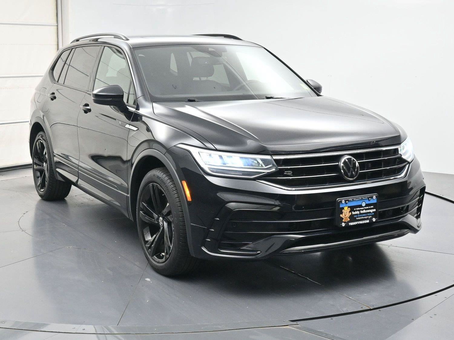 Used 2023 Volkswagen Tiguan SE R-Line AWD/4WD image 27