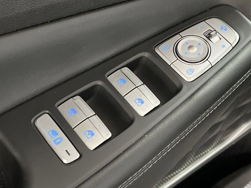 Used 2022 Hyundai Santa Fe Calligraphy image 13