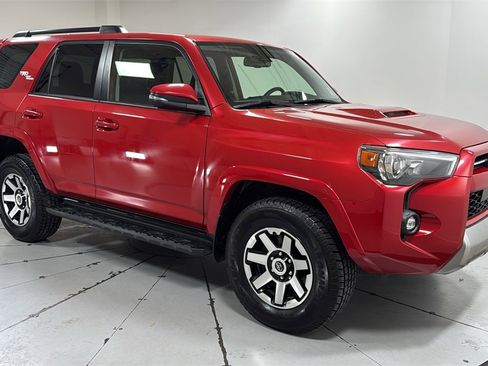 Used 2022 Toyota 4Runner TRD Off-Road Premium image 3