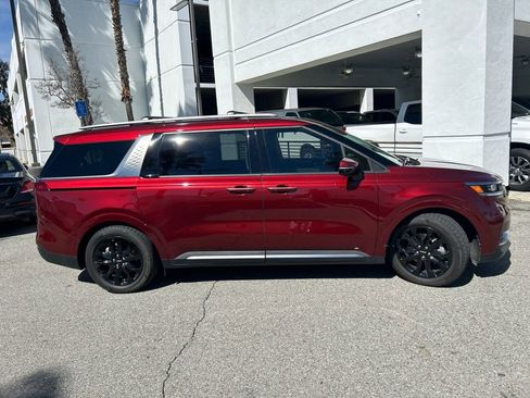 Used 2024 Kia Carnival SX Prestige image 8