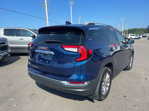 Used 2022 GMC Terrain SLT w/ Infotainment Package II image 5