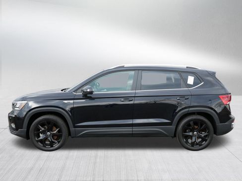 Certified 2023 Volkswagen Taos SE w/ Panoramic Sunroof Package image 4