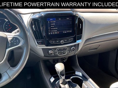Used 2021 Chevrolet Traverse LT image 8