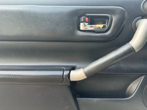 Used 2000 Toyota MR2 image 9