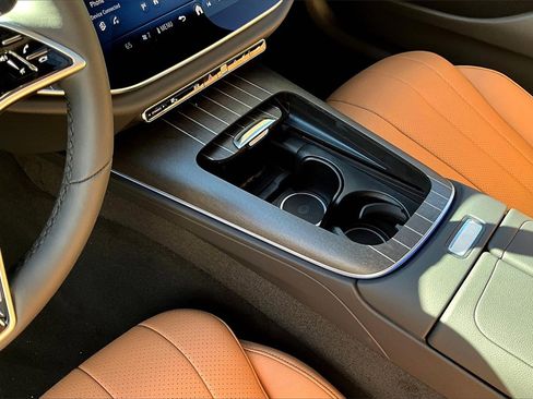New 2026 Mercedes-Benz E 350 4MATIC Sedan image 8