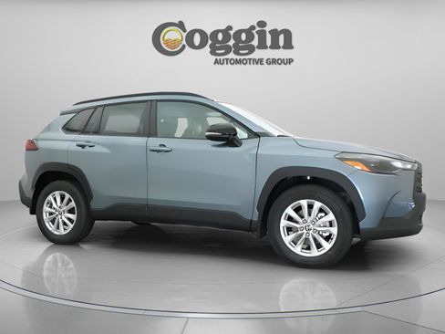 New 2026 Toyota Corolla Cross LE w/ Moonroof Package FWD image 26