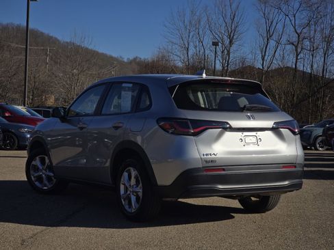 Used 2023 Honda HR-V LX image 9
