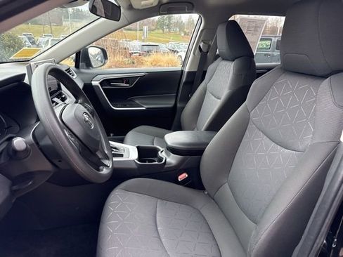 Used 2025 Toyota RAV4 XLE image 22