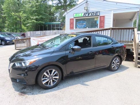 Used 2020 Nissan Versa SV FWD image 1