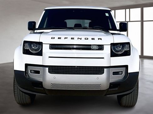 Used 2025 Land Rover Defender 110 S image 3