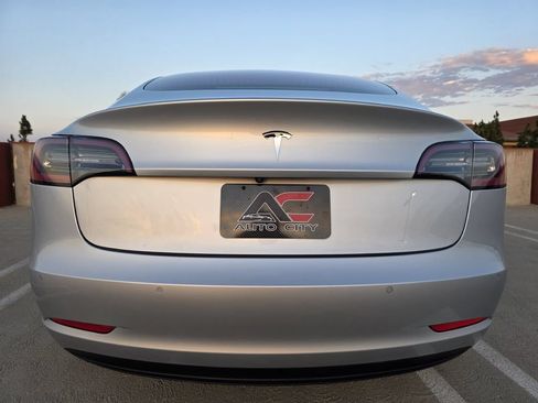 Used 2018 Tesla Model 3 Long Range RWD image 9
