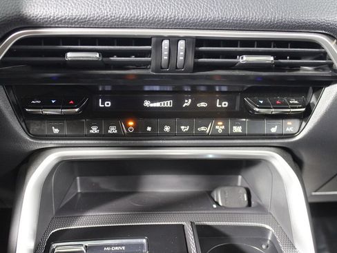 Used 2024 MAZDA CX-90 Plug-In Hybrid w/ Premium Pkg AWD/4WD image 22