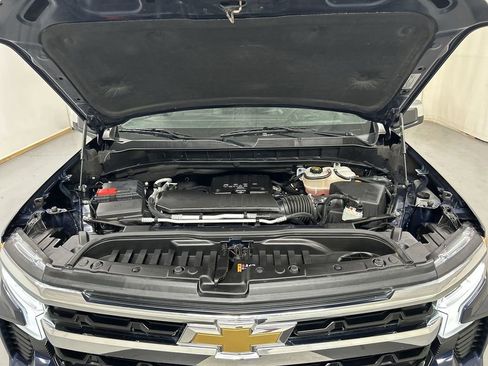 Used 2023 Chevrolet Silverado 1500 LT AWD/4WD image 23
