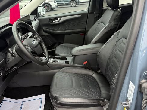 Used 2023 Ford Escape Platinum w/ Premium Technology Package AWD/4WD image 10