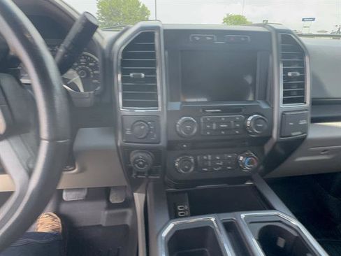 Used 2018 Ford F150 XLT w/ Equipment Group 302A Luxury AWD/4WD image 9