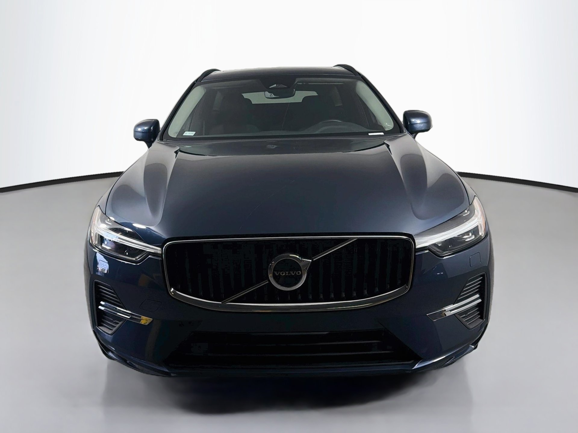 Certified 2023 Volvo XC60 B5 Core w/ Protection Package Premier FWD image 2