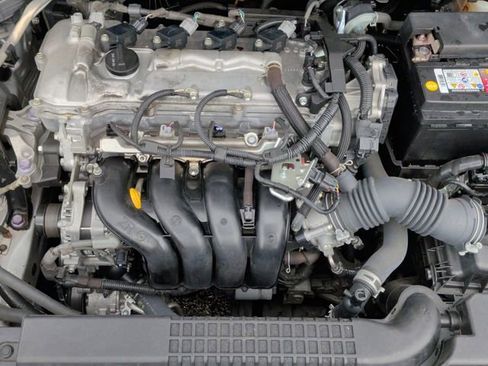 Used 2020 Toyota Corolla LE FWD image 28