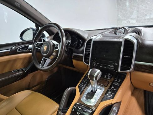 Used 2017 Porsche Cayenne S AWD/4WD image 57
