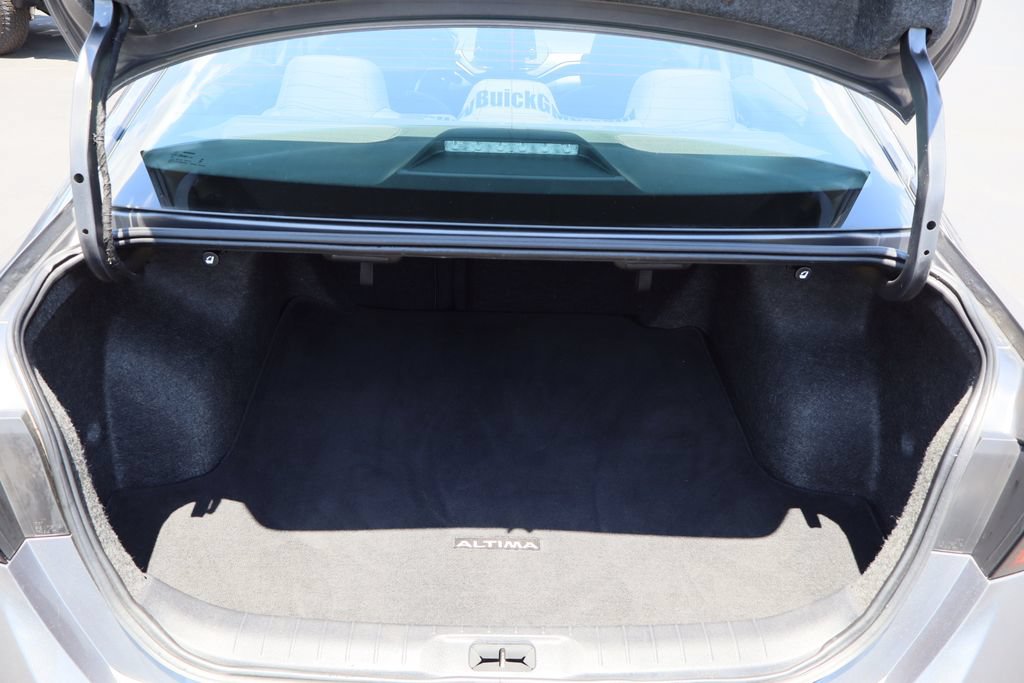 Used 2024 Nissan Altima 2.5 SV FWD image 24