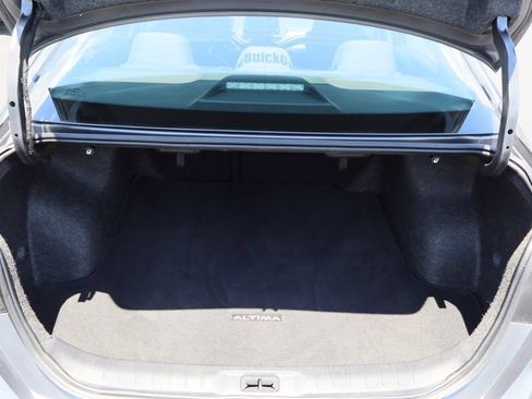 Used 2024 Nissan Altima 2.5 SV FWD image 24