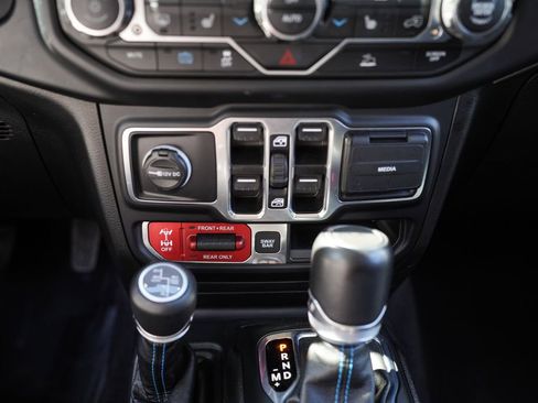 Used 2023 Jeep Wrangler Unlimited Rubicon 4xe w/ Steel Bumper Group image 33