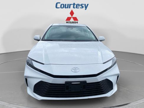 Used 2025 Toyota Camry LE FWD image 8